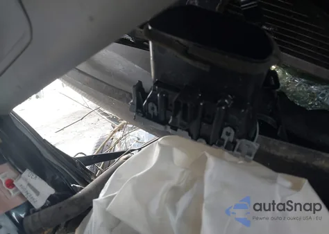 2015 Toyota Corolla S Plus z USA, uszkodzony, nr VIN 2T1BURHE9FC300488